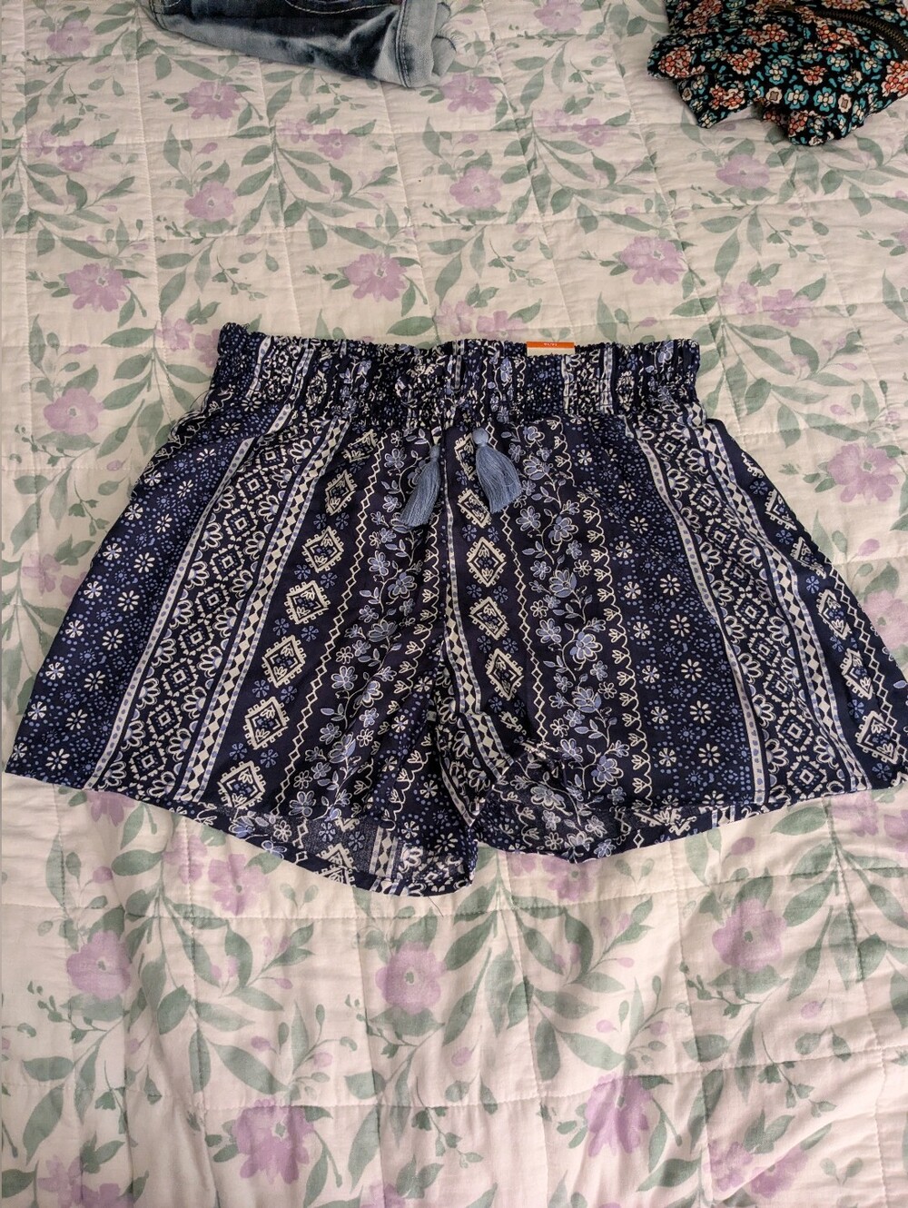 Justice 14/16 Girls Blue, White, & Black Floral Pattern Stretchy Casual Shorts